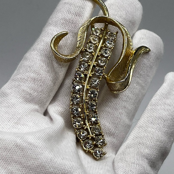 Vintage 1960’s Sarah Coventry radiance  brooch pin gold tone rhinestones - Picture 6 of 12